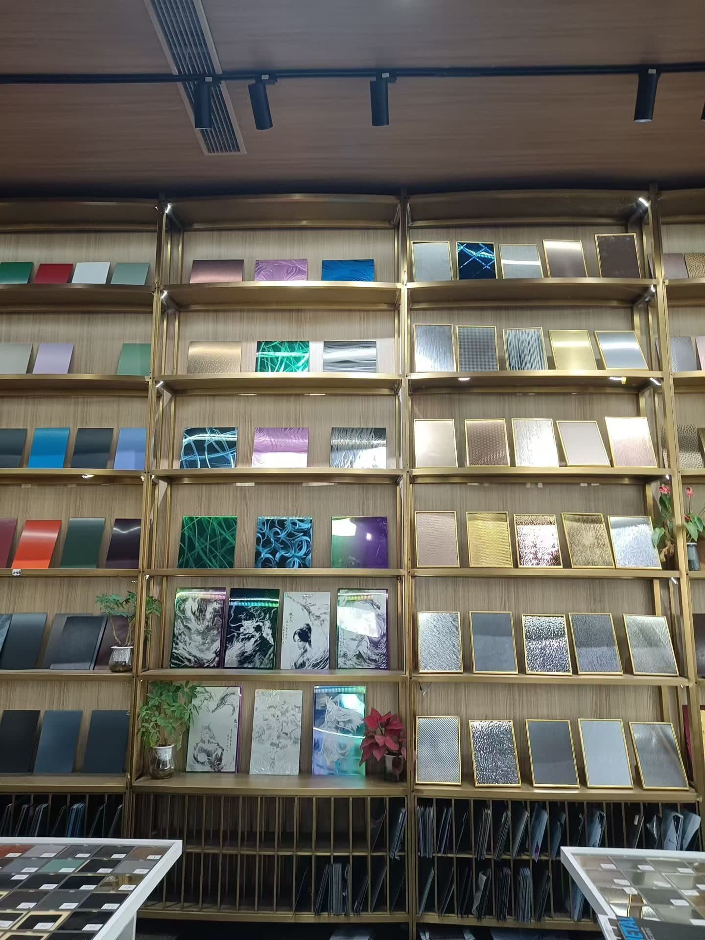 Colored stainless steel sheet